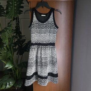 Le Lis Sleeveless Dress Black And White Knit Pattern With Lace